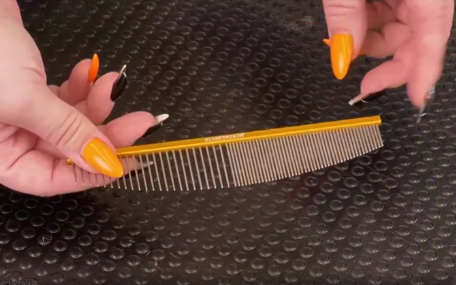 Обзор гребня KOMONDOR овал 50/50 облегченный 16,5 см KG-003